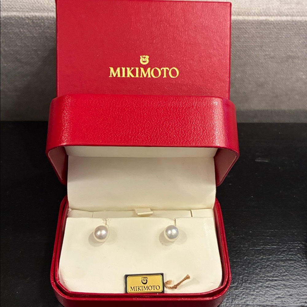 Mikimoto 18k Akoya Pearl Earrings, 7mm, A quality - Picture 2 of 10